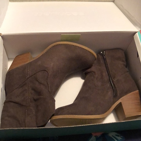 Maurices Shoes - Short cowboy boots